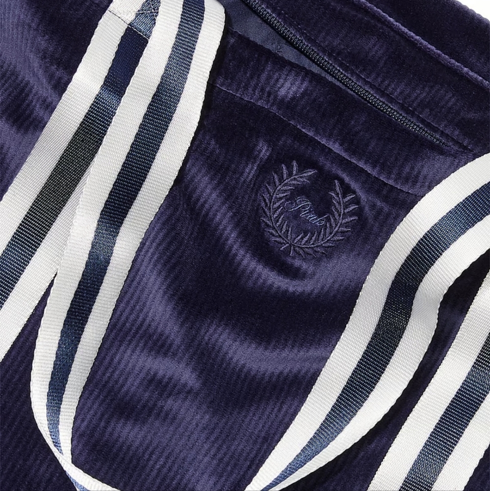 Victoria's Secret Velour Velvet Tote Bag Navy Blue Zip Top Purse - Picture 3 of 3